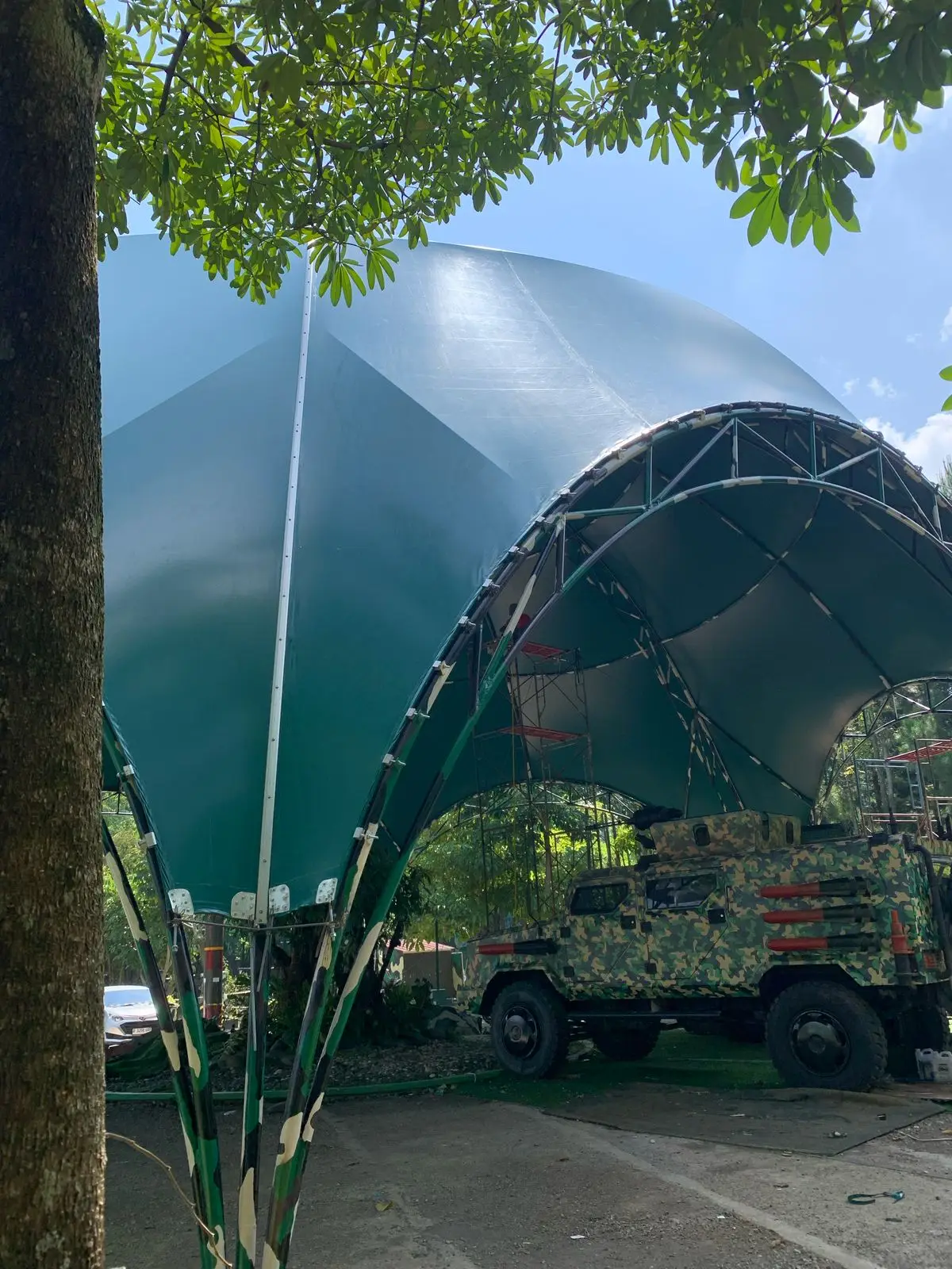 Desain Tenda Membran Futuristik