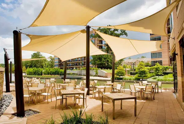 Perbandingan Kanopi Membran dan Kanopi Kain